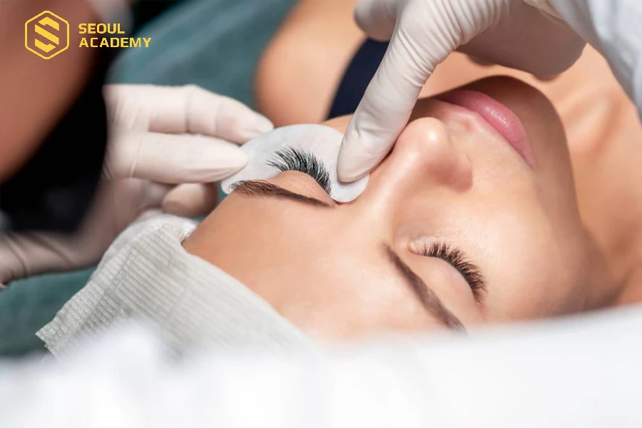 Kiểm tra mi nối định kỳ để có thể dặm mi khi cần thiết