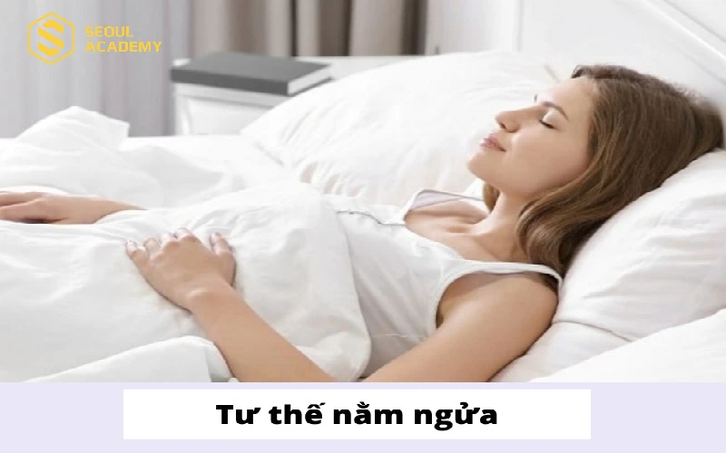 Ngủ đúng tư thế hạn chế làm mi gãy rụng