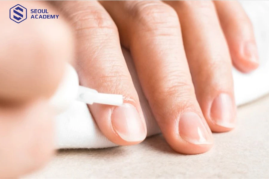 Gel chuyên dụng giúp sơn lem ra ngoài không dính vào da