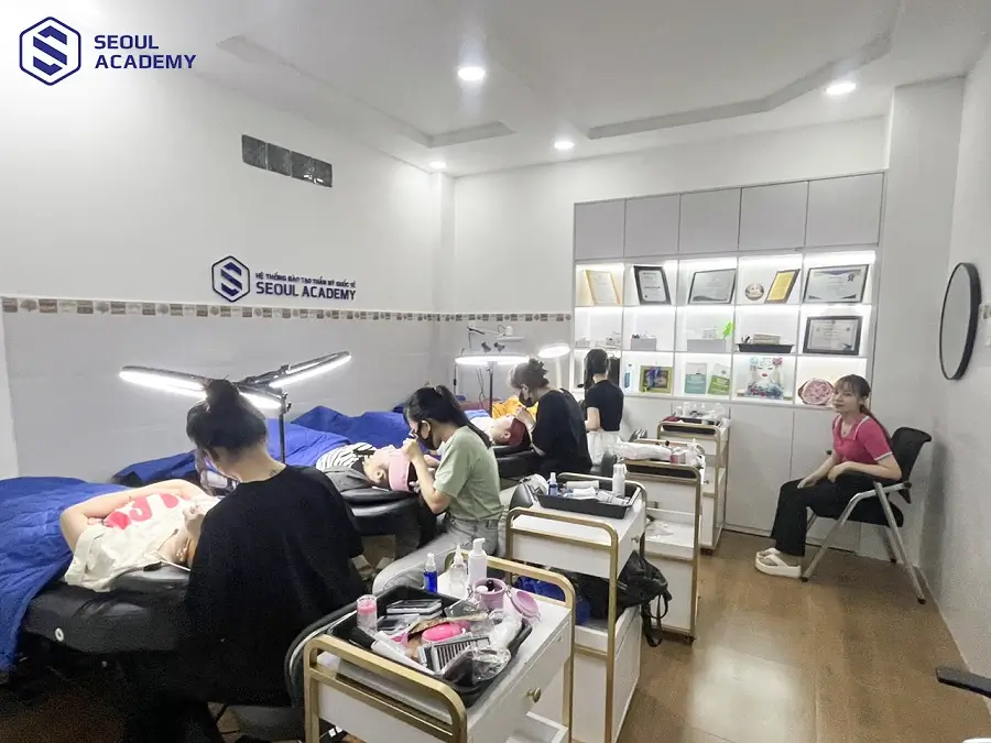 Học viên được giảng viên “cầm tay chỉ việc” trong mỗi buổi học