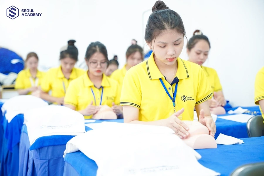 Có bằng cấp 3 bạn có thể theo học nghề spa - chăm sóc da