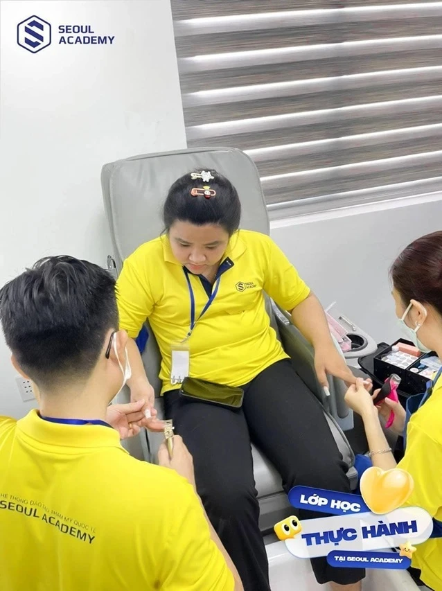 Seoul Academy là địa chỉ học nghề nail chuyên nghiệp phù hợp với các bạn nam