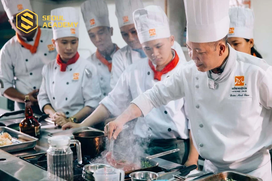 Hướng nghiệp Á Âu chuyên dạy nghề nấu ăn với rất nhiều chi nhánh
