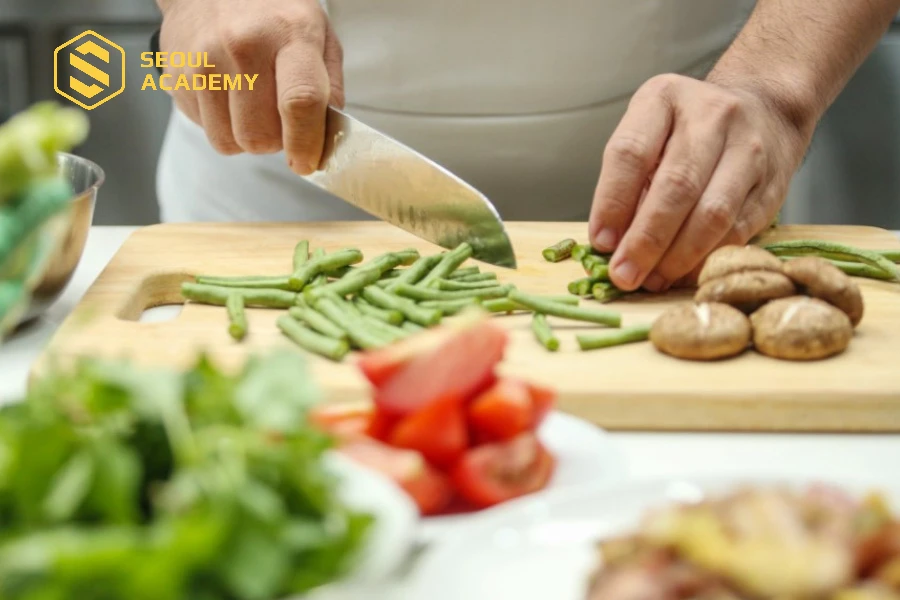 Trường Cao đẳng nghề Việt Úc đào tạo nghề bếp chuyên sâu