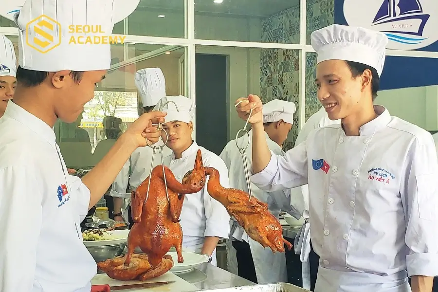 Trường đào tạo nghề Du lịch Âu Việt Á dạy nấu ăn uy tín