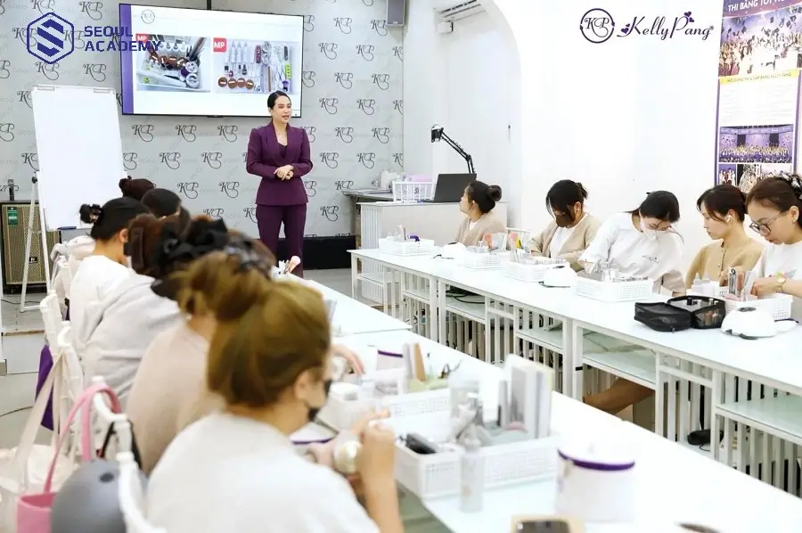 Eva Xinh đào tạo nghề nail đi nước ngoài chuyên nghiệp