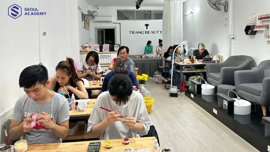 Trang beauty cung cấp khóa đào tạo nghề nail đi nước ngoài uy tín, chuyên nghiệp