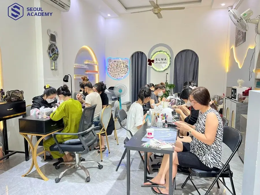 Học nghề nail chuyên nghiệp với những kỹ thuật từ cơ bản đến nâng cao tại Elma Academy