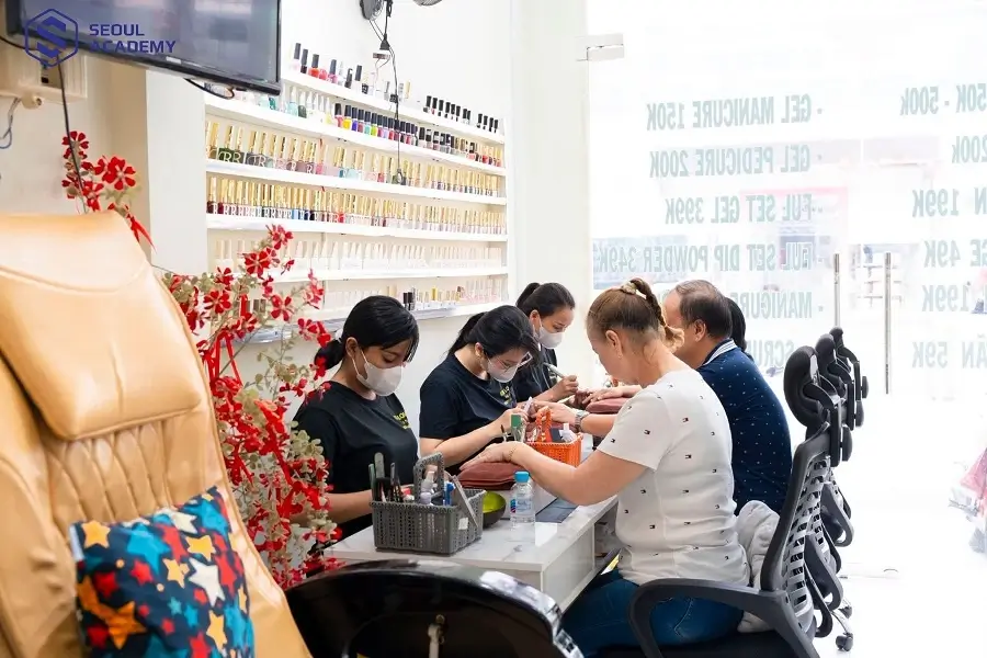 Kim Long Nail Spa cung cấp khóa học nail chuyên nghiệp