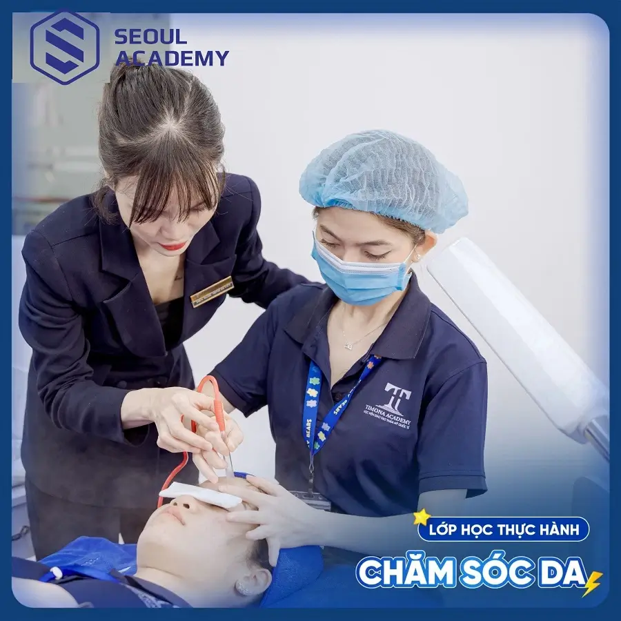 Học viên tại Timona Academy được giảng viên đào tạo 1 kèm 1