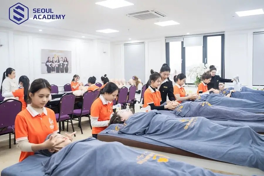 Học viên tại MAYA được học trong môi trường chuyên nghiệp chuẩn spa