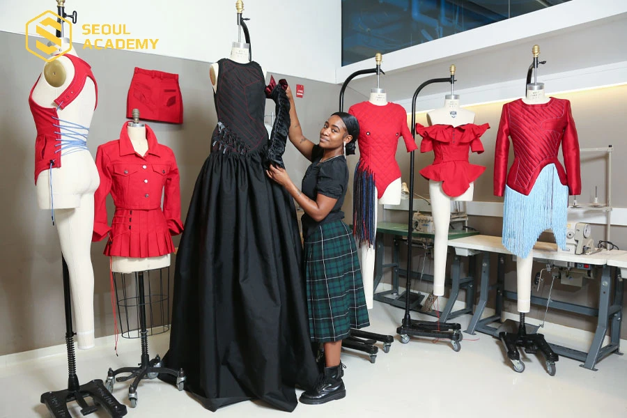 Thiết kế thời trang không yêu cầu về chiều cao