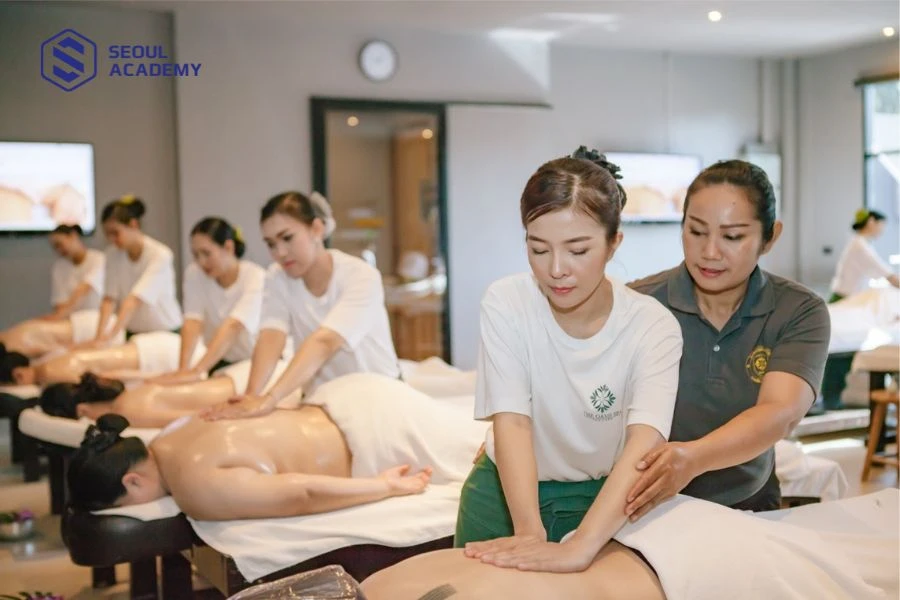 Quyền và nghĩa vụ của các bên được thể hiện chi tiết trong hợp đồng