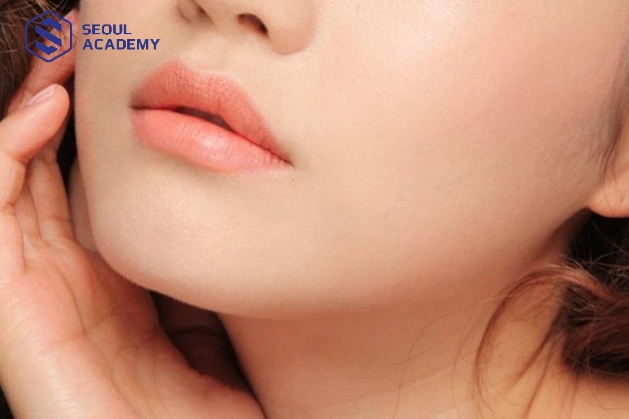 Phun môi màu nude thể hiện sự quyến rũ