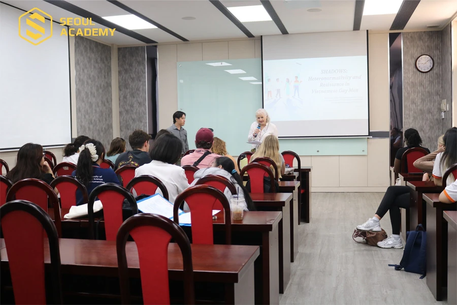 Hoạt động giao lưu, trao đổi chủ đề Tâm lý LGBT tại trường Đại học Khoa học Xã hội và Nhân văn - ĐHQG TPHCM