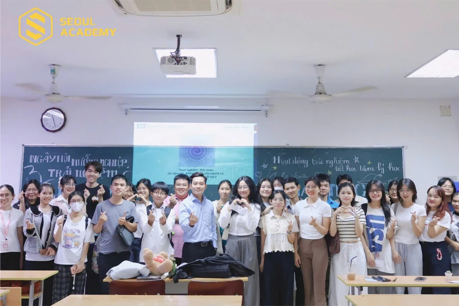 Hoạt động trải nghiệm thực tế ngành Tâm lý học tại trường Sư phạm TP.HCM