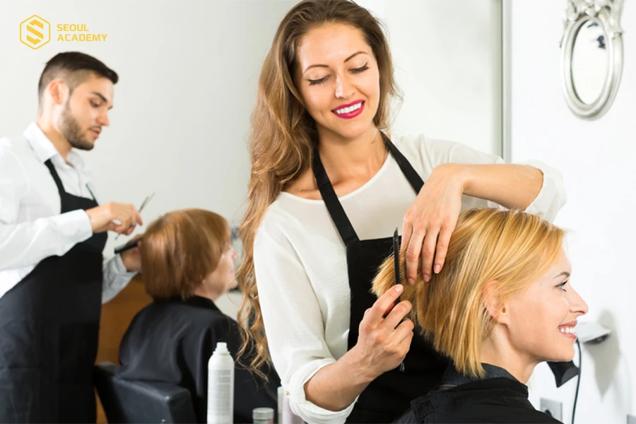 Nghề tóc là nghề “làm dâu trăm họ”