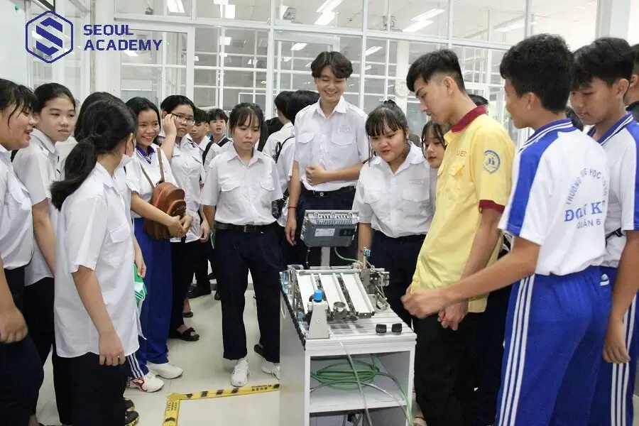 Trường Cao đẳng nghề Kinh tế - Kỹ thuật TP. HCM cung cấp đa dạng ngành nghề theo hệ vừa học vừa làm