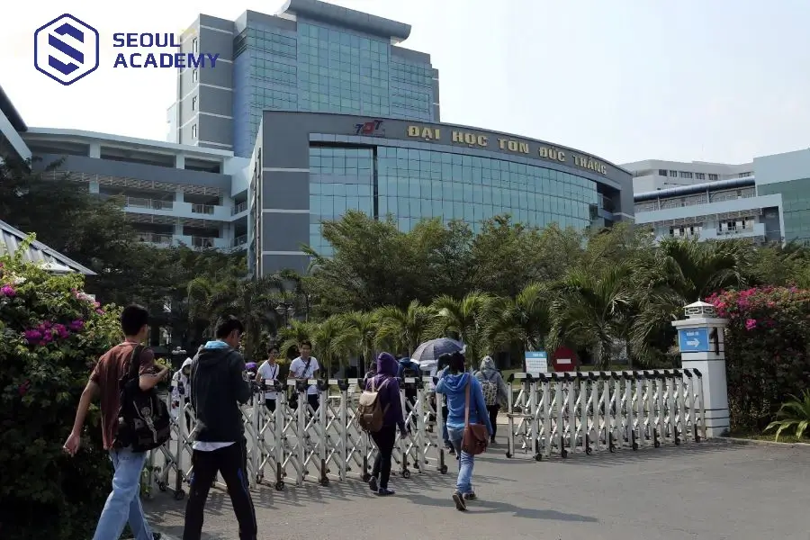 Trường Đại học Tôn Đức Thắng tọa lạc tại quận 7