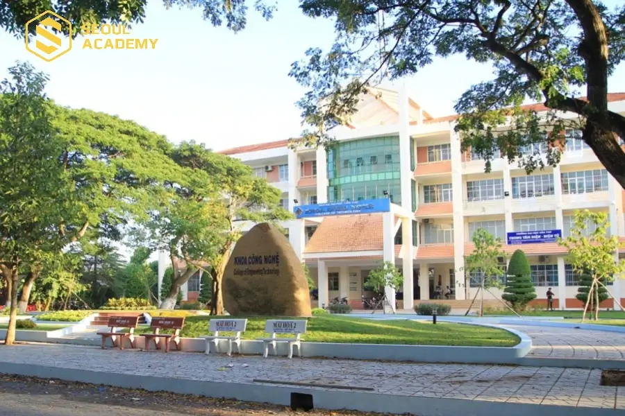 Trường Đại học Cần Thơ nhiều khoa ngành khác nhau