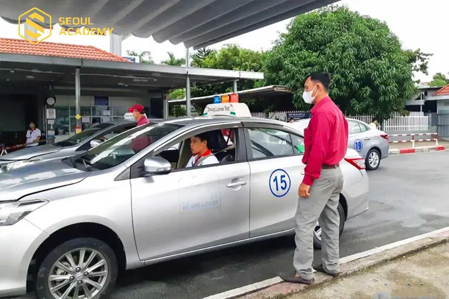 Trường dạy nghề lái xe Màu Hoa Đỏ