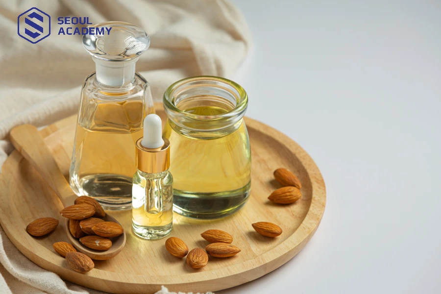 Dầu hạnh nhân chứa hàm lượng lớn vitamin E