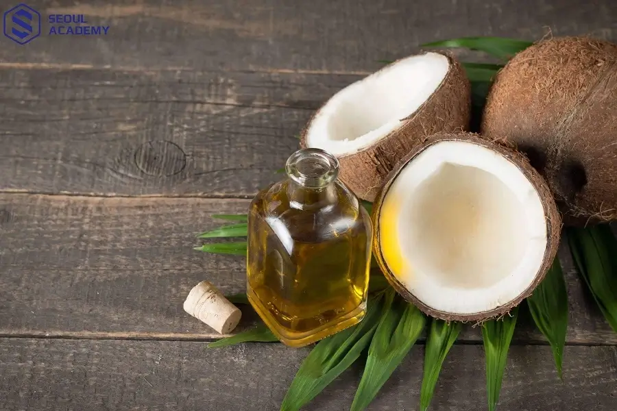 Nếu bạn muốn lông mi vừa dài vừa chắc khỏe thì không thể bỏ qua hỗn hợp dầu dừa kết hợp cùng mật ong