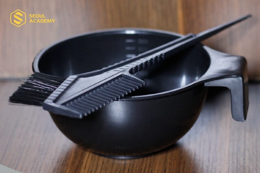 Chén và lược chuyên dụng để pha thuốc