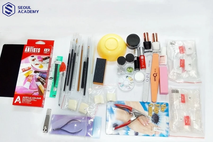 Cân nhắc lựa chọn bộ đồ nghề học nail phù hợp với nhu cầu sử dụng và chi phí của mình
