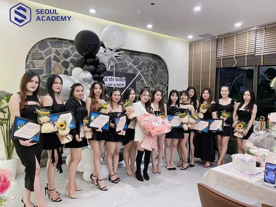 Lady Academy có bề dày kinh nghiệm trong lĩnh vực dạy nghề nối mi