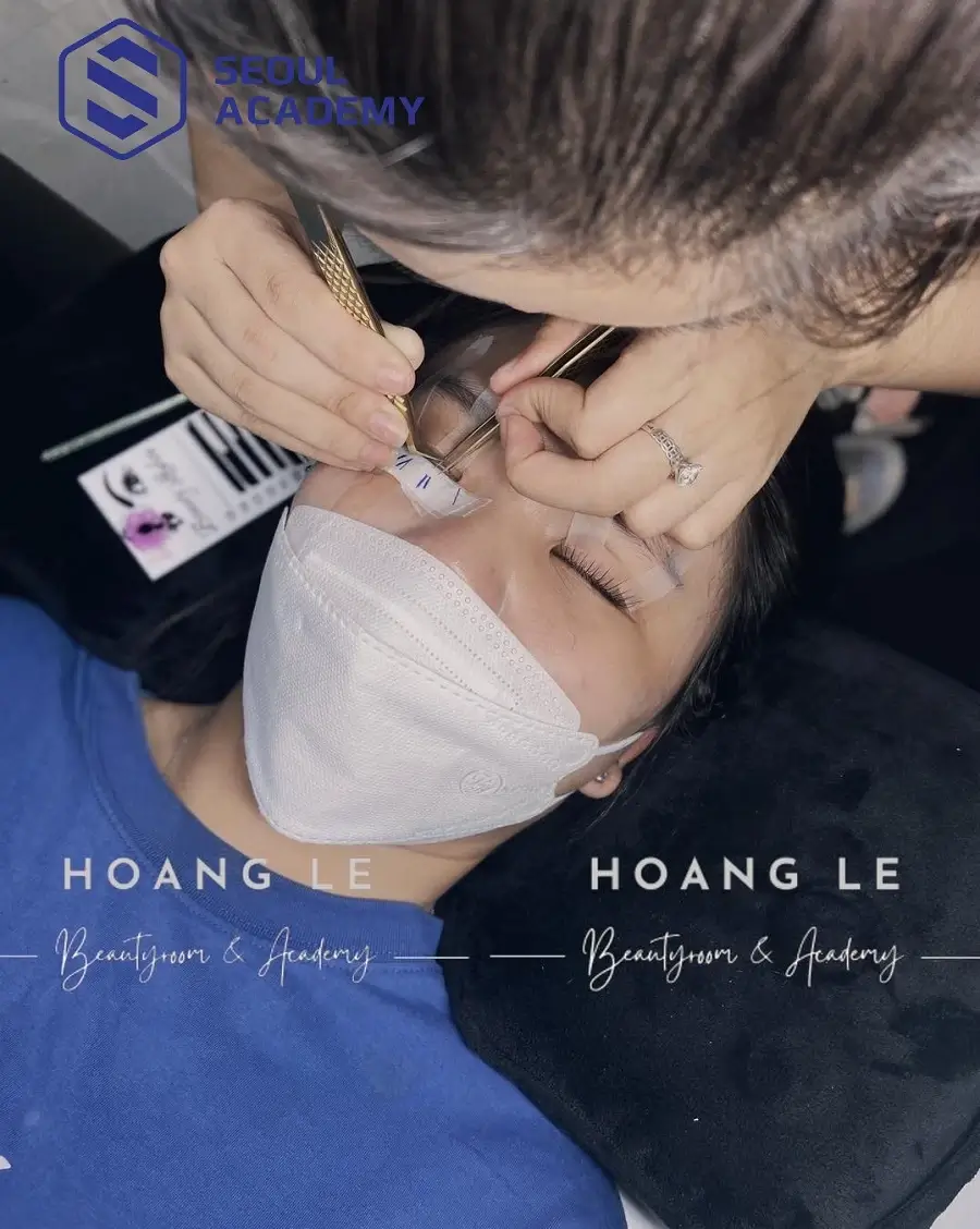 Học nối mi 1 kèm 1 tại Hoàng Lê BeautyRoom