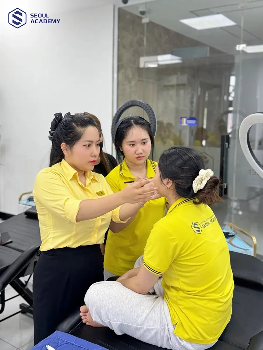 Bạn cần nắm vững kiến thức lý thuyết trước khi bắt đầu thực hành phun xăm