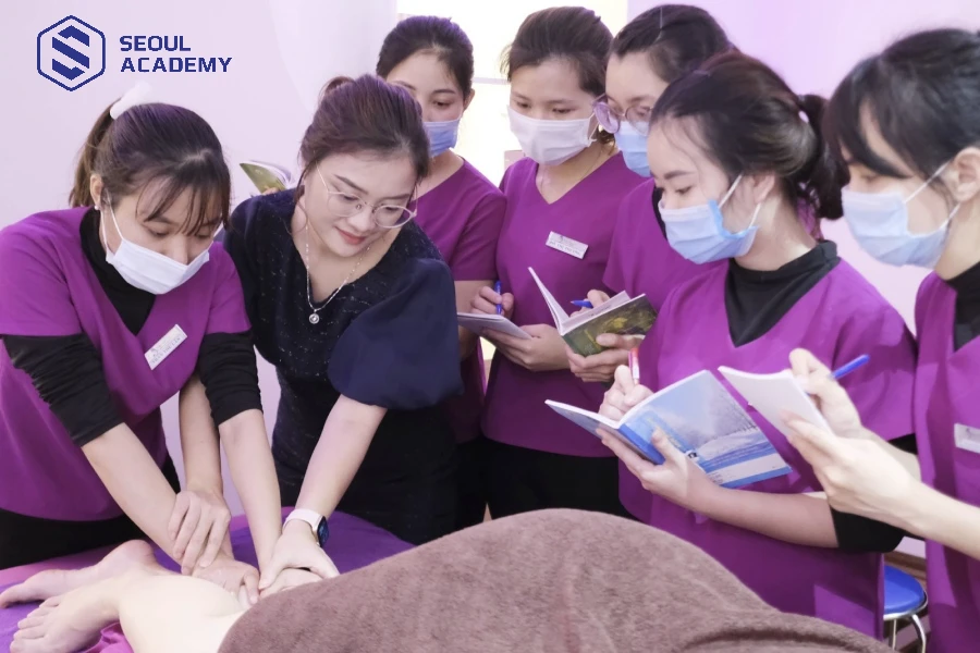 Học viên được học những kiến thức cơ bản về làn da