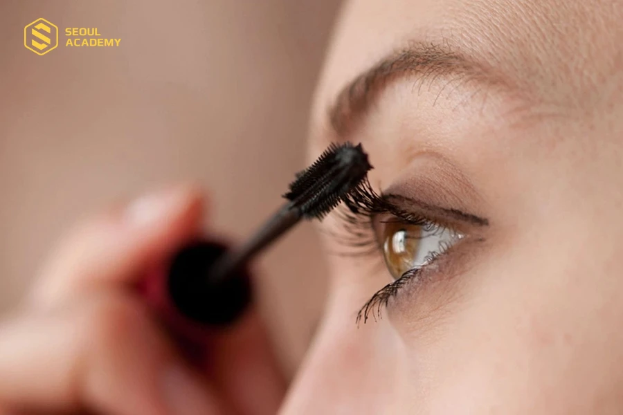 Lông mi rụng định kỳ là dấu hiệu bình thường của cơ thể