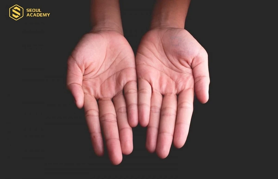 Đường Trí Đạo nằm giữa lòng bàn tay nếu mờ nhạt hoặc quá ngắn cũng là đường chỉ tay xấu