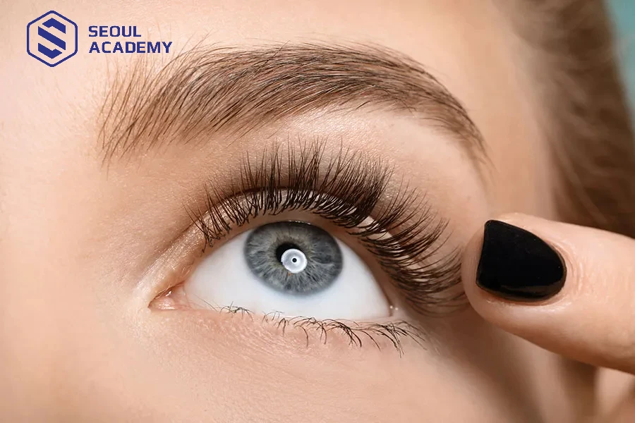 Nét đẹp tinh tế, thanh lịch với đôi mi cánh tiên