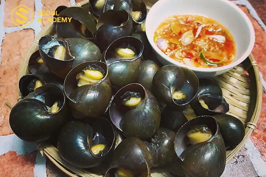 Ốc bươu xào sả ớt có thể được gọi là “đặc sản” miền Trung