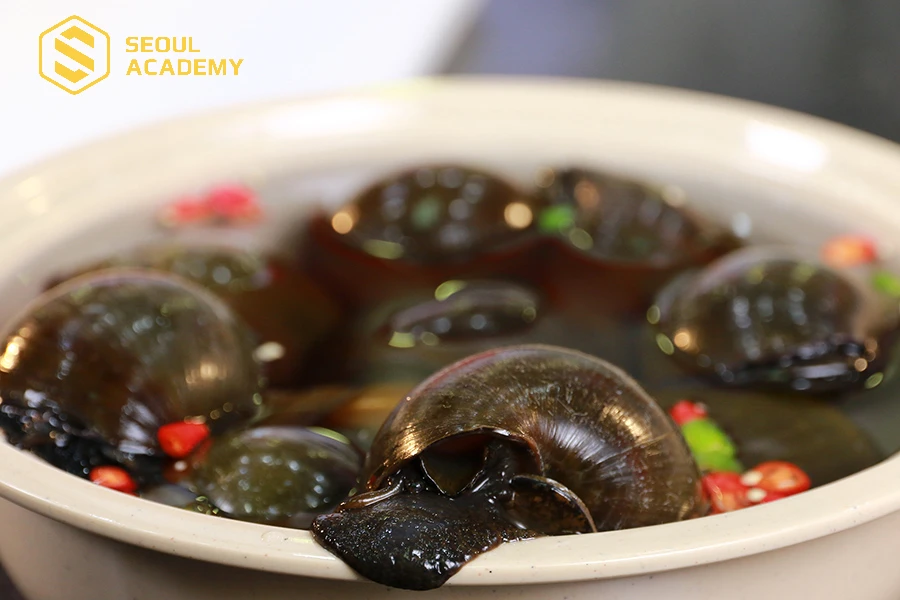 Lưu ý giai đoạn chọn ốc và ngâm ốc để thành phẩm được trọn vẹn hương vị hơn