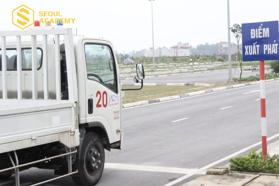 Thi bằng lái xe hạng C không cần bằng cấp 2