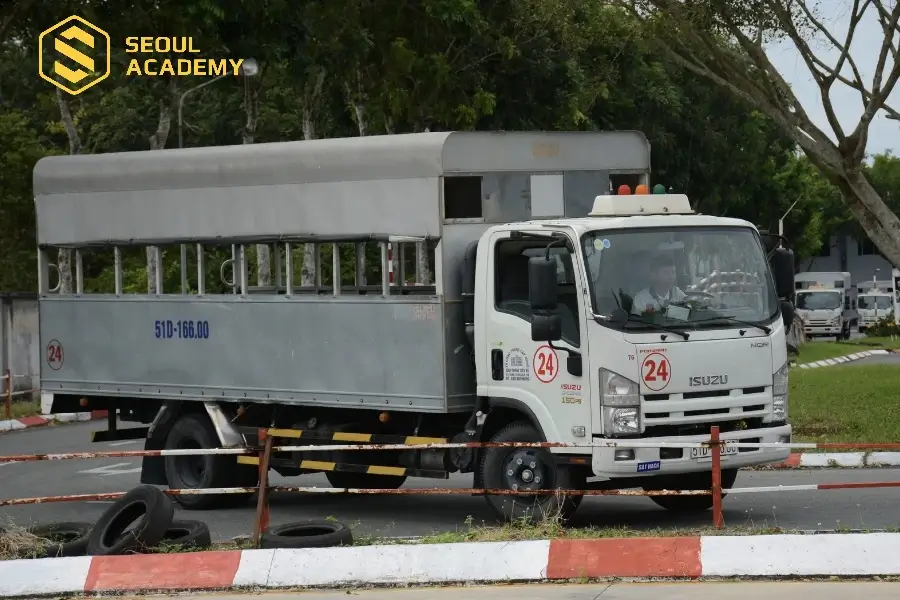 Sát hạch bằng C gồm nhiều phần thi