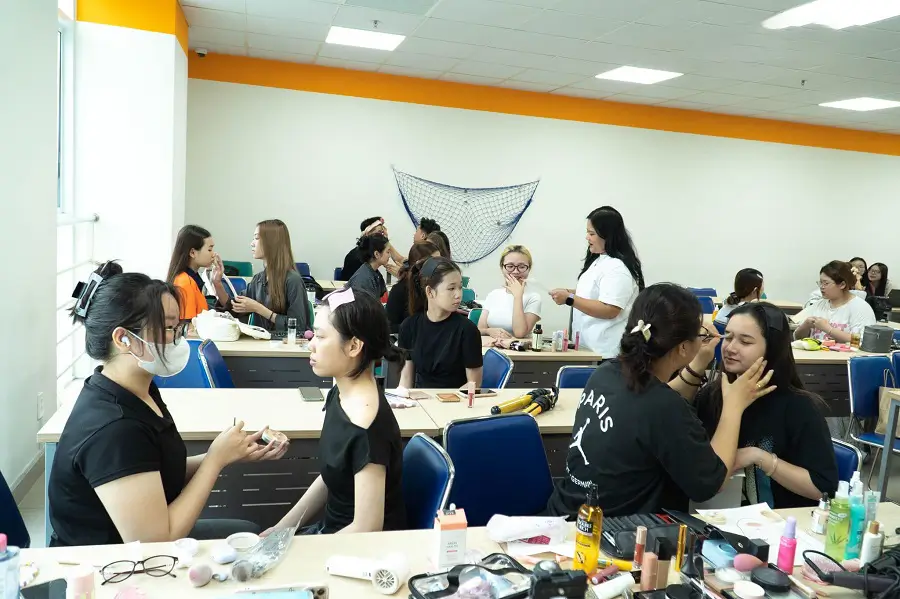 Lớp học thực hành của sinh viên ngành Công nghệ thẩm mỹ trường Đại học Công nghệ TPHCM