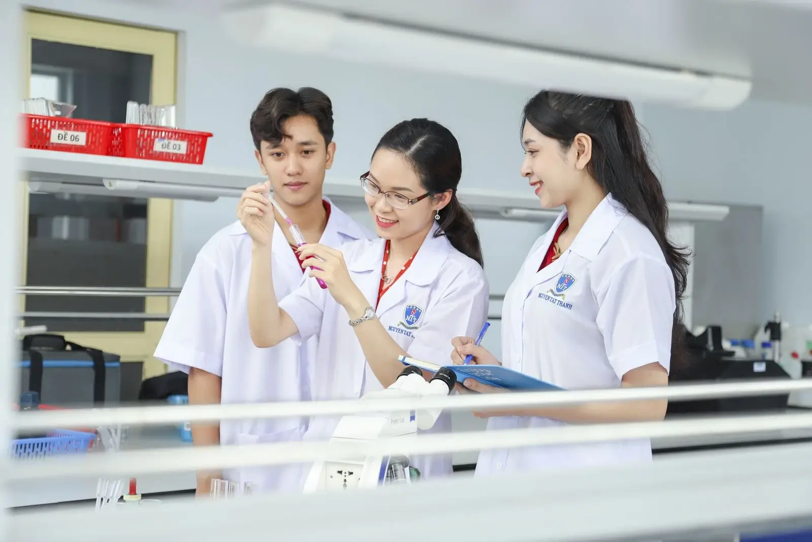 Trường Đại học Nguyễn Tất Thành đào tạo chuyên ngành Khoa học y sinh trong thẩm mỹ