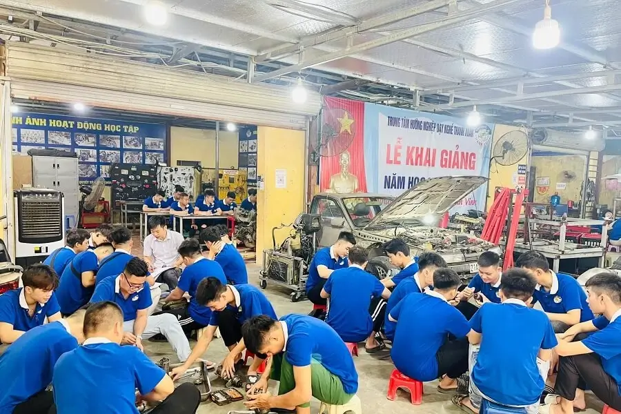 Trường hướng nghiệp Thanh Xuân là một trong những trường dạy nghề không cần bằng cấp 2 uy tín, được đông đảo học viên đánh giá cao