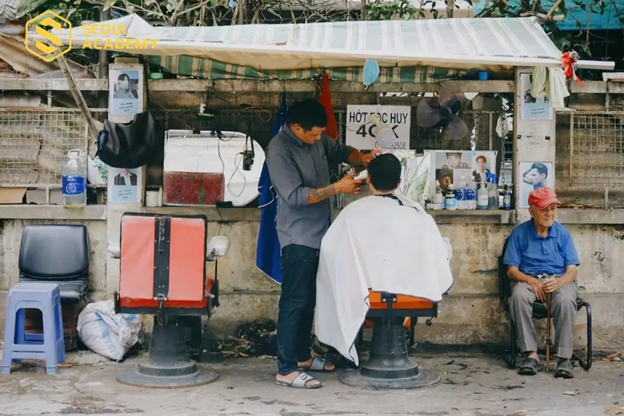 Độ tuổi nào cũng có thể học nghề cắt tóc và thành công trong nghề