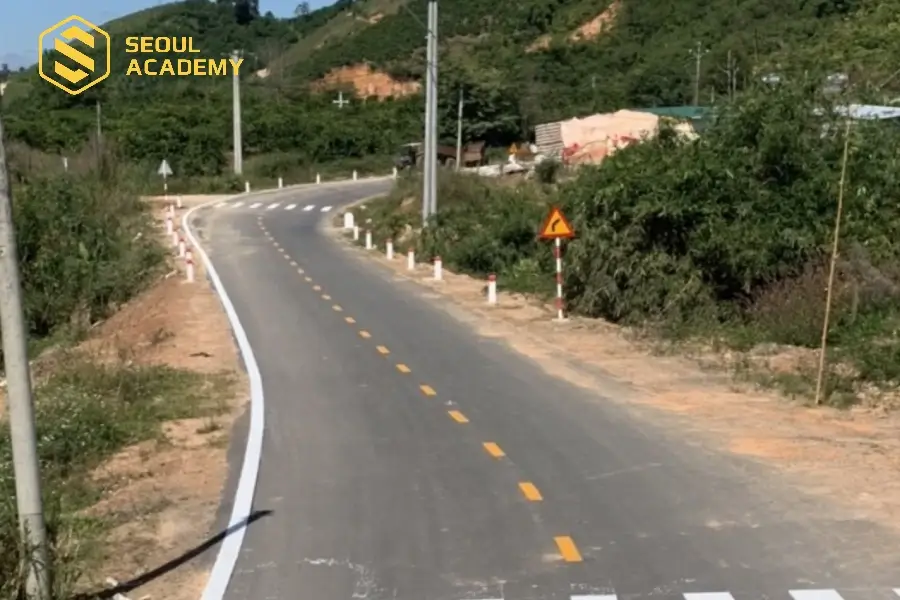 Gặp kẻ đường vàng đứt đoạn mọi người có thể vượt