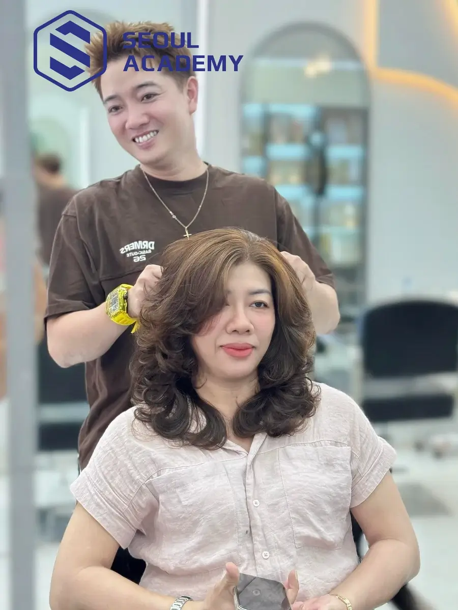 David Thọ là salon tóc có cung cấp khóa học nghề tóc uy tín với môi trường thực hành thực tế là chủ yếu