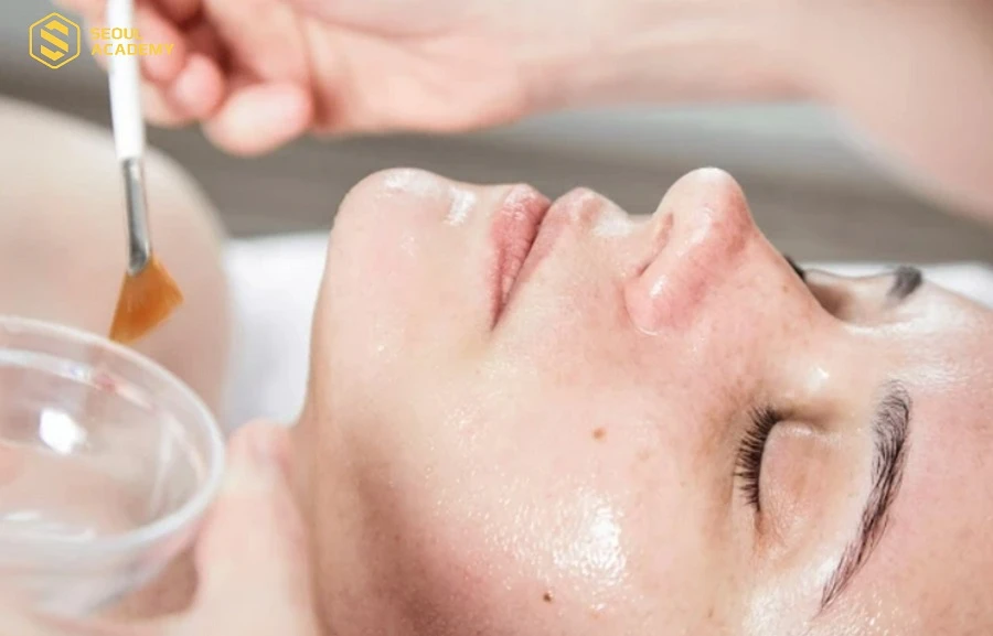 Bà bầu vẫn có thể peel da nhưng không khuyến khích thực hiện peel trong 3 tháng đầu