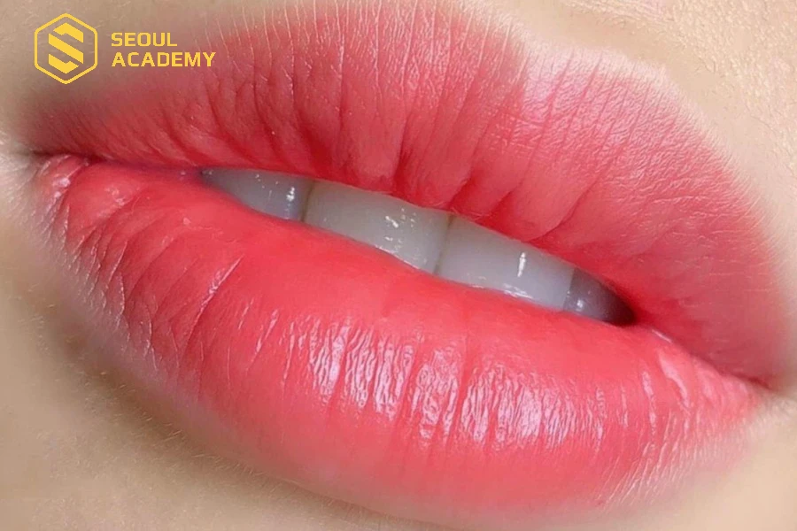 Phun môi màu đỏ hồng đẹp sang chảnh