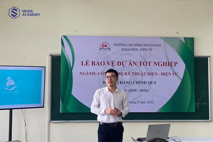 Trang phục trong ngày bảo vệ đồ án phải gọn gàng và sạch sẽ