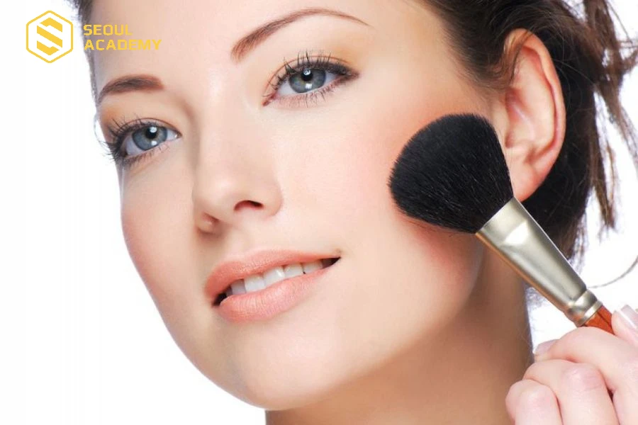 Phấn phủ giúp da kiềm chế tình trạng đổ dầu thừa